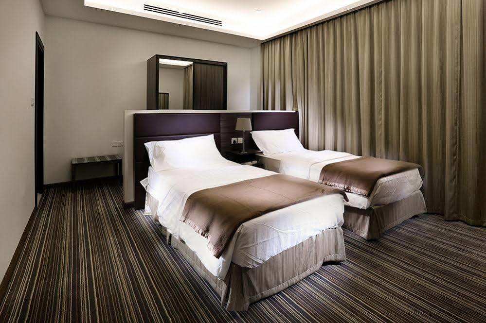 Grand Lily Hotel Suites Al-Hofuf Ngoại thất bức ảnh